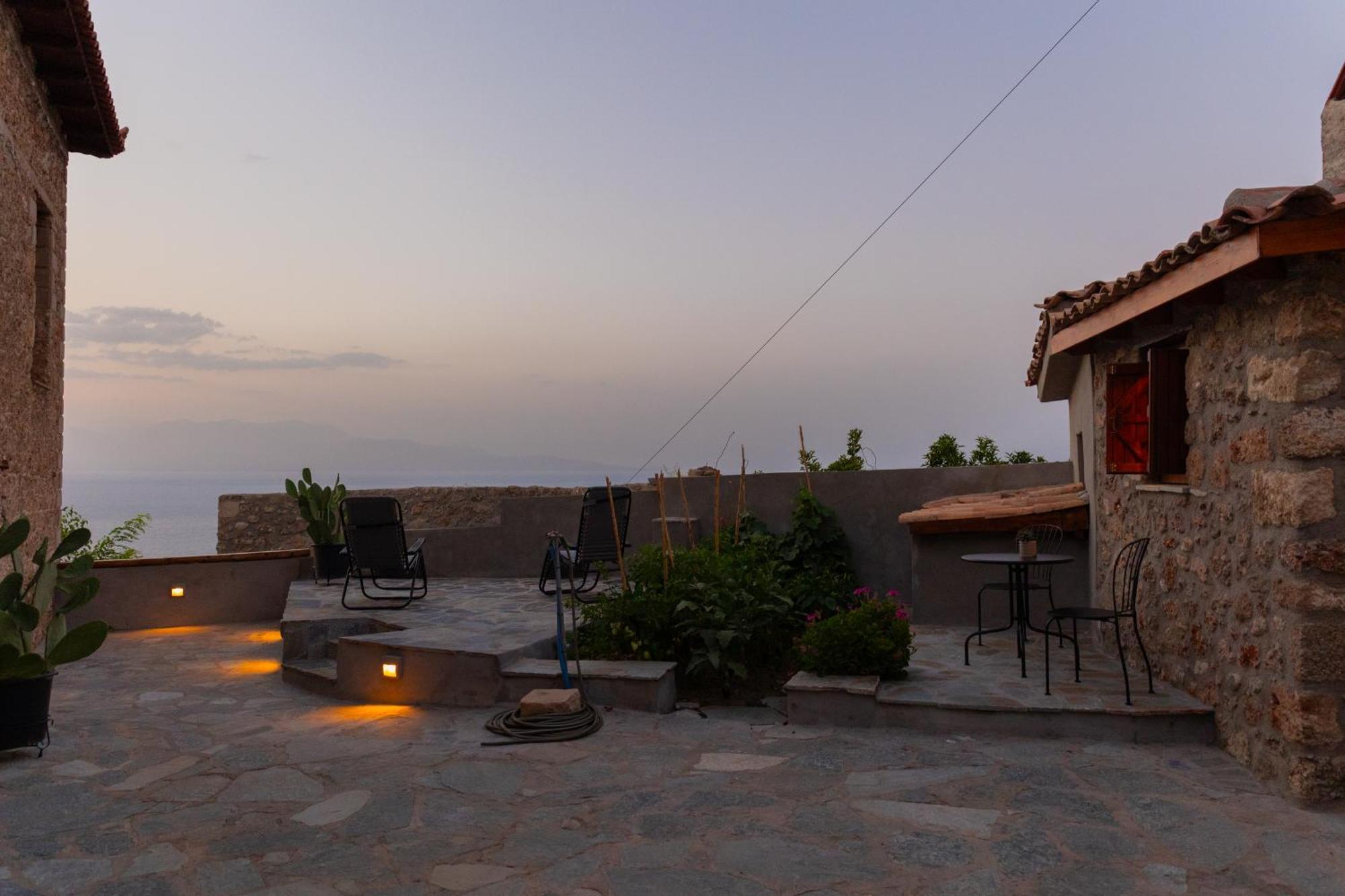 Appartement Fteri Stone House In Platanos, Akrata Extérieur photo