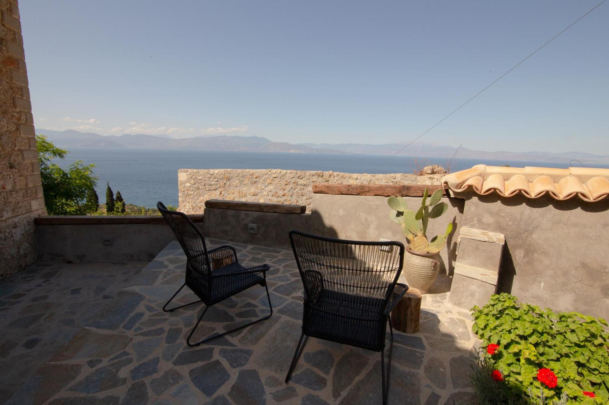 Appartement Fteri Stone House In Platanos, Akrata Extérieur photo