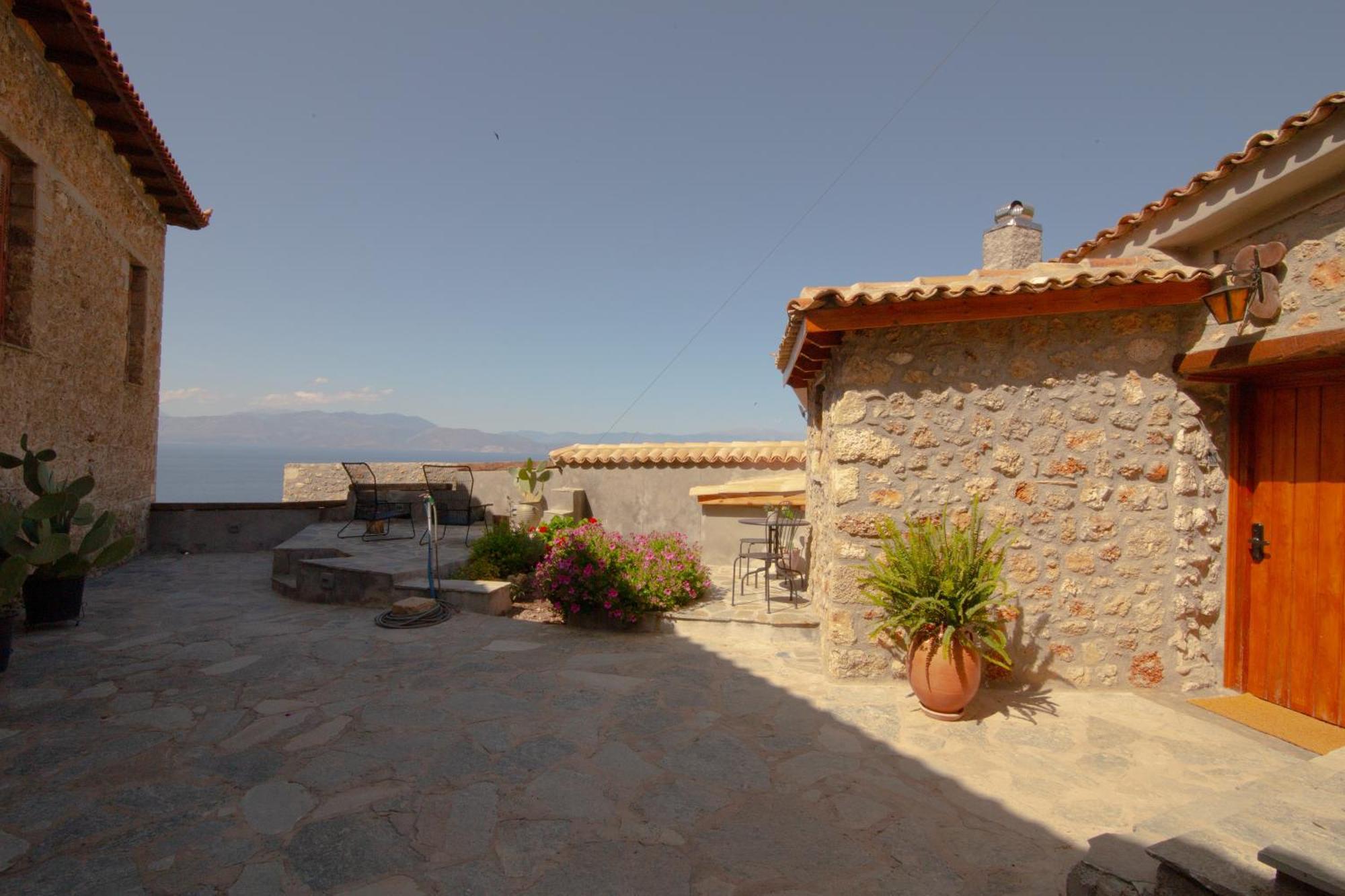 Appartement Fteri Stone House In Platanos, Akrata Extérieur photo