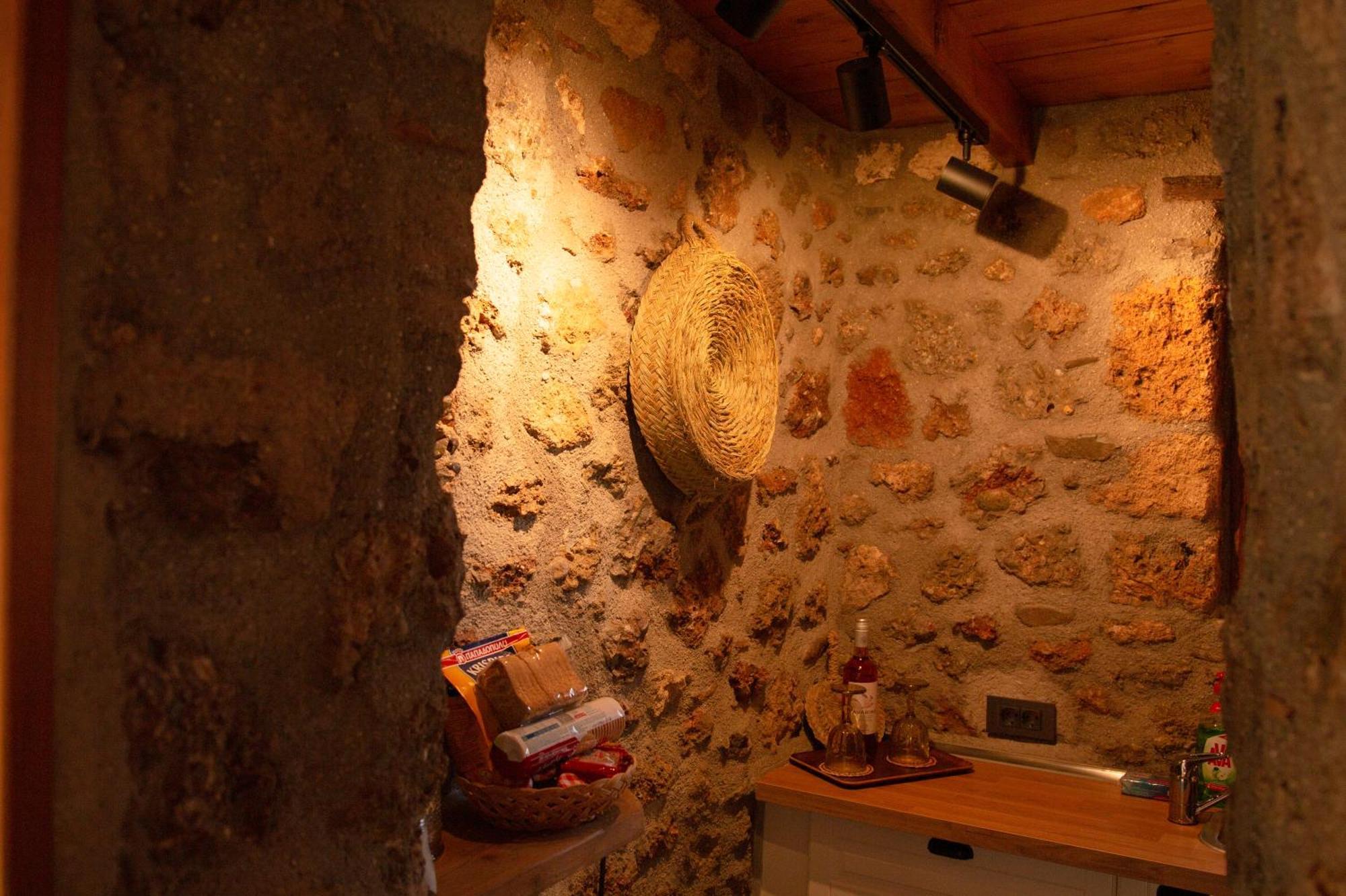 Appartement Fteri Stone House In Platanos, Akrata Extérieur photo